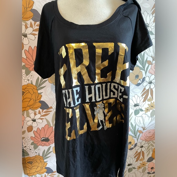 universal studios Tops - Universal Studios Harry Potter Dobby‎ shirt- Small